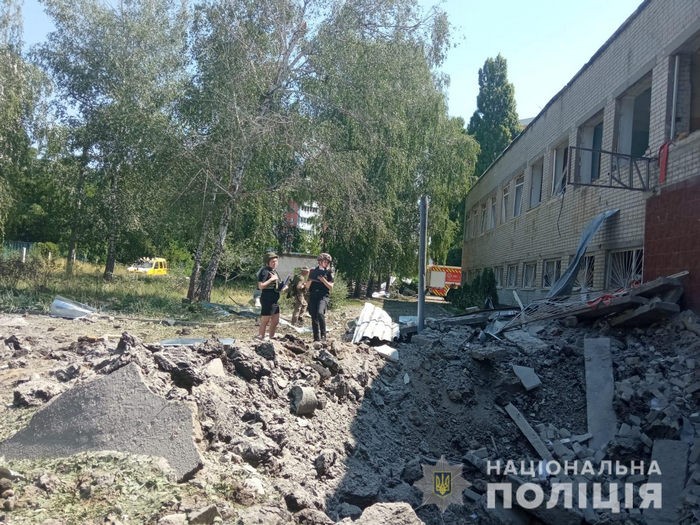 Харьков разрушена школа. Украина сегодня