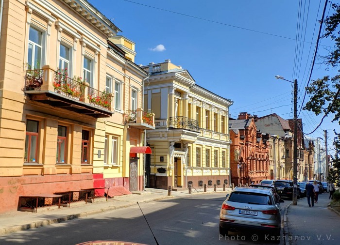 Улица Дарвина в Харькове, красивая улица
