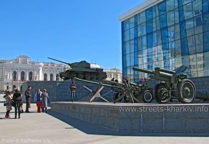 Советские полевые орудия времён ВОВ и танк Т-34