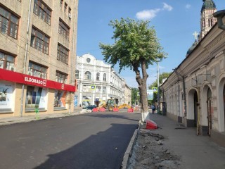Укладка асфальта по улице Коцарской в августе 2019 г. Харьков, фото
