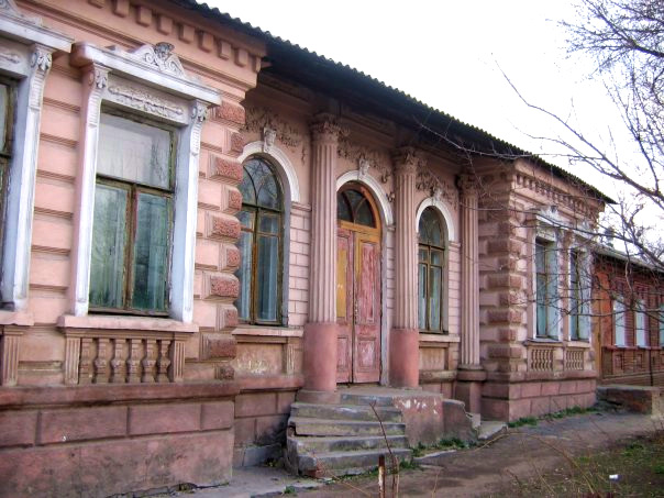 Старое здание на улице Ганны в Харькове
