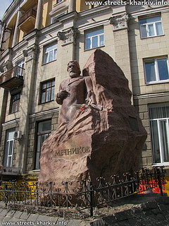 Памятник Мечникову