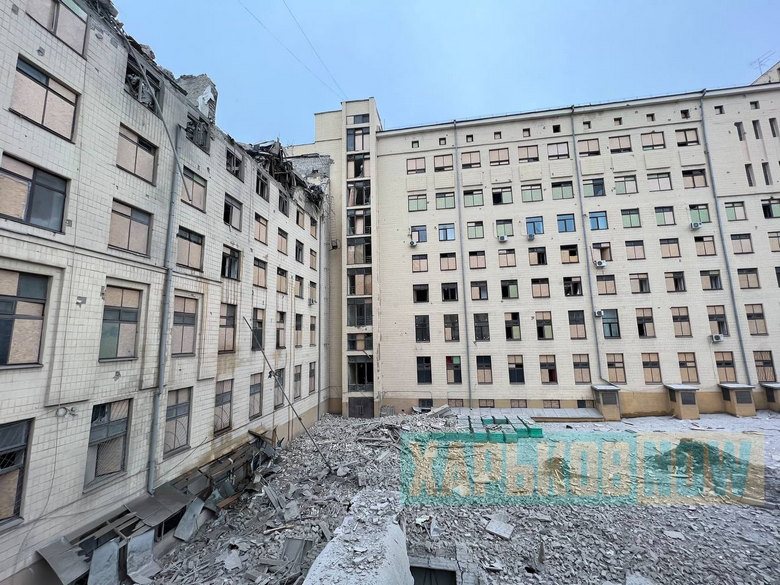 Здание академии в Харькове пострадало от ракетного удара россиян